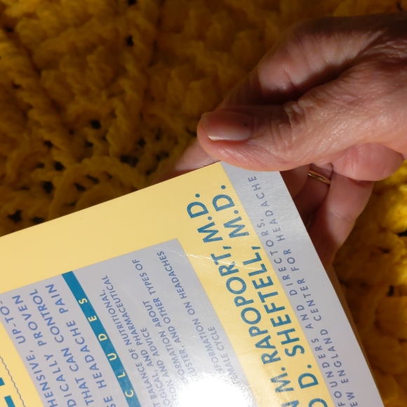 Headache Relief by Alan M. Rapoport, Paperback - Picture 3 of 4